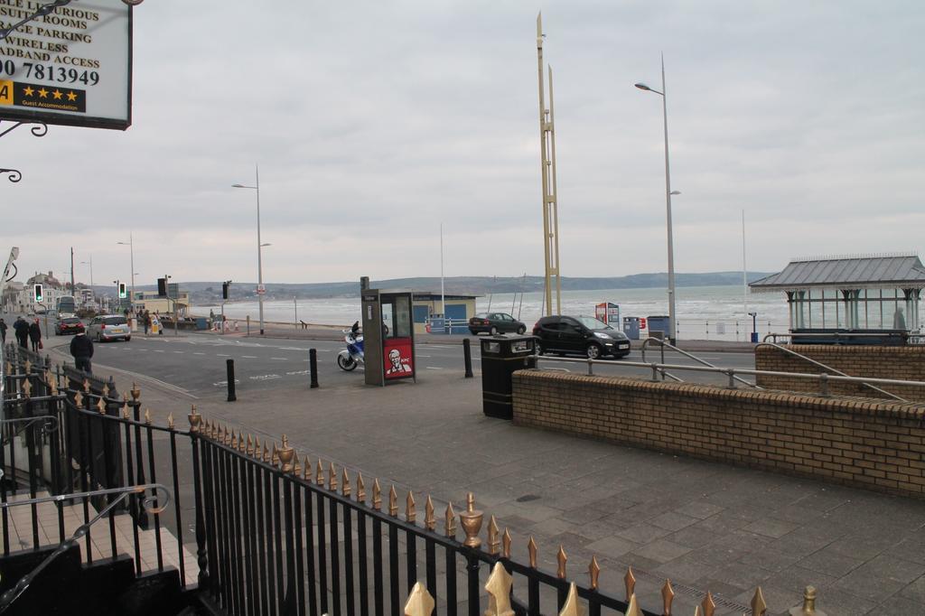 Вілла The Weymouth Sea Front Holiday Flat Номер фото