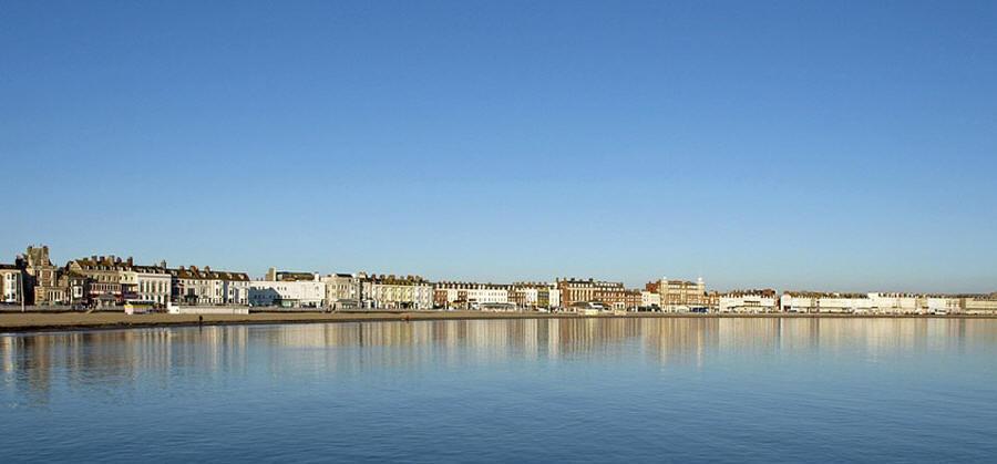 Вілла The Weymouth Sea Front Holiday Flat Екстер'єр фото